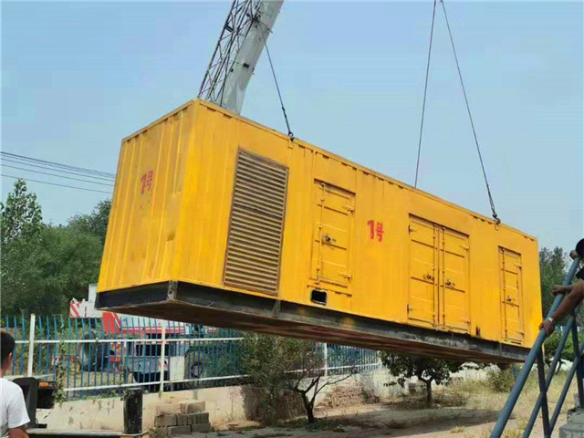 东澳镇300KW柴油发电机组油耗是多少?