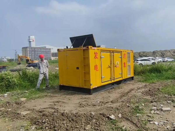 东澳镇200KW柴油发电机机组每小时的油耗量受哪些因素影响?